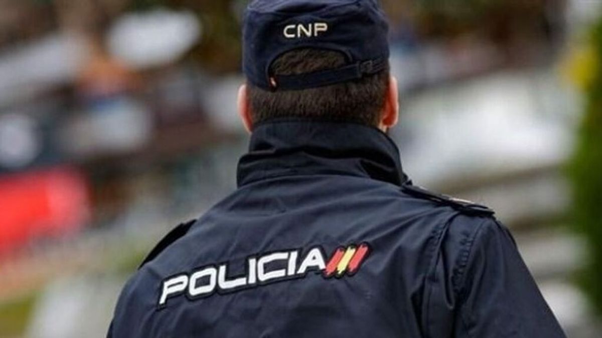 Detenido un hombre que se había escondido bajo una cama cuando asaltaba una vivienda en Murcia
