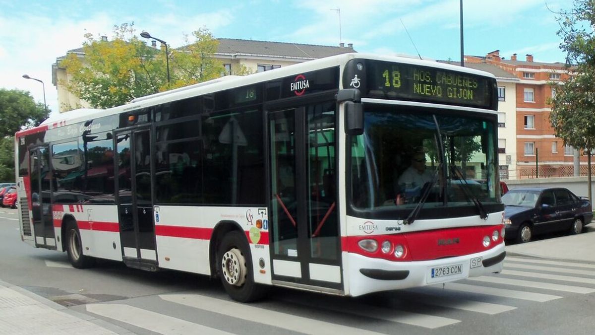 Detenido un hombre de 61 años por realizar tocamientos a una niña de 16, en un autobús urbano de Gijón