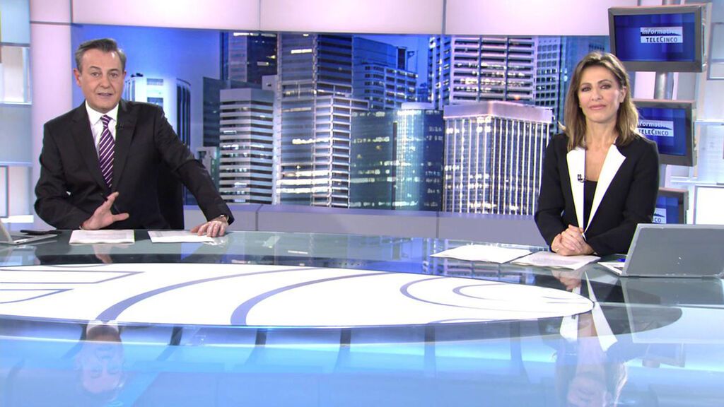 Con José Ribagorda y Ángeles Blanco Informativos Telecinco 2021 Noche 26/12/2021 Con José Ribagorda y Ángeles Blanco Informativos Telecinco 2021 Noche 26/12/2021