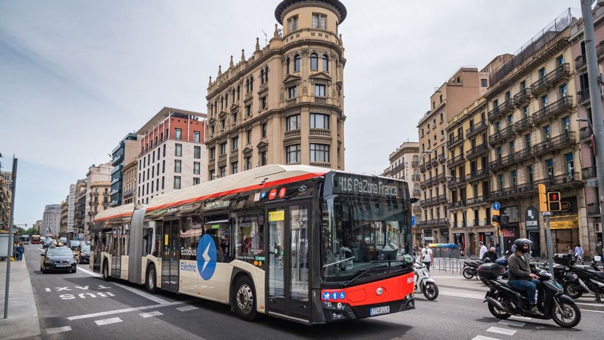 Una madre denuncia que un conductor de bus en Barcelona impidió bajar a sus dos hijas en la parada Una madre denuncia que un conductor de bus en Barcelona impidió bajar a sus dos hijas en la parada