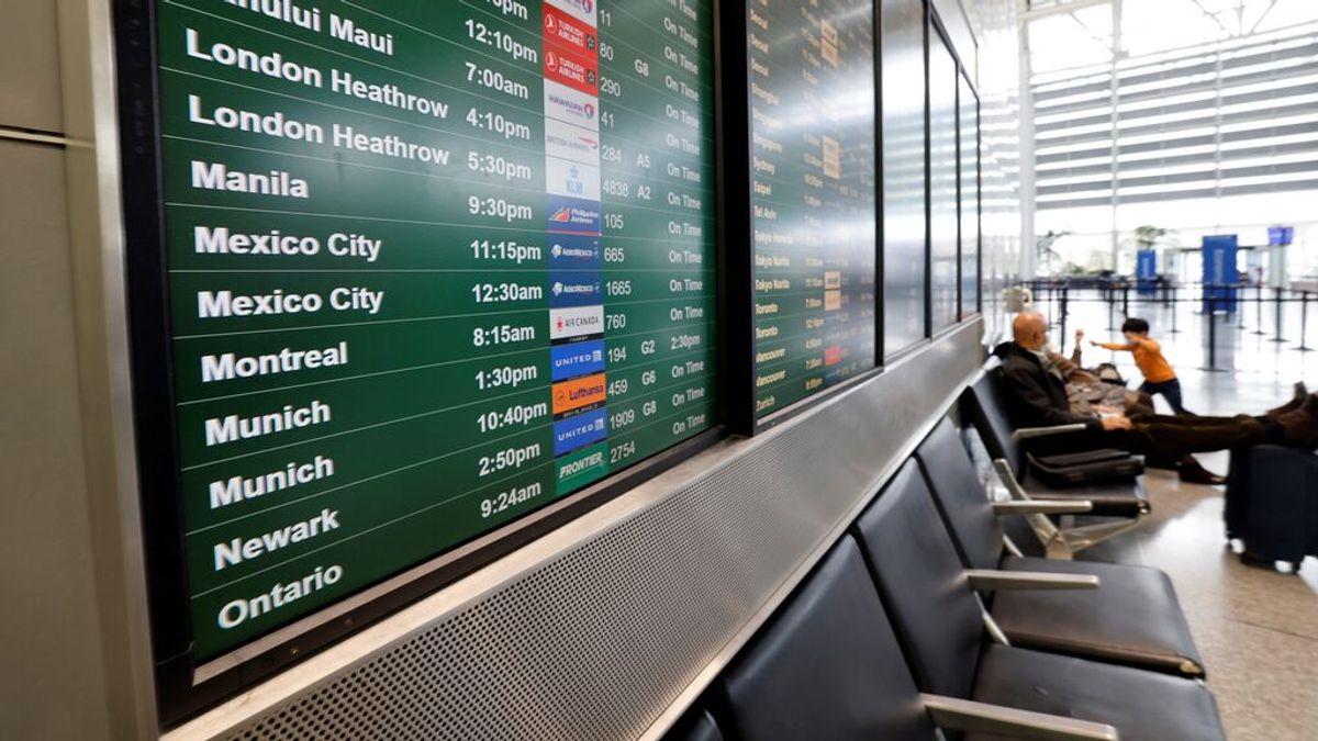 Ómicron obliga a cancelar otros 1.200 vuelos en EE.UU. por tercer día consecutivo