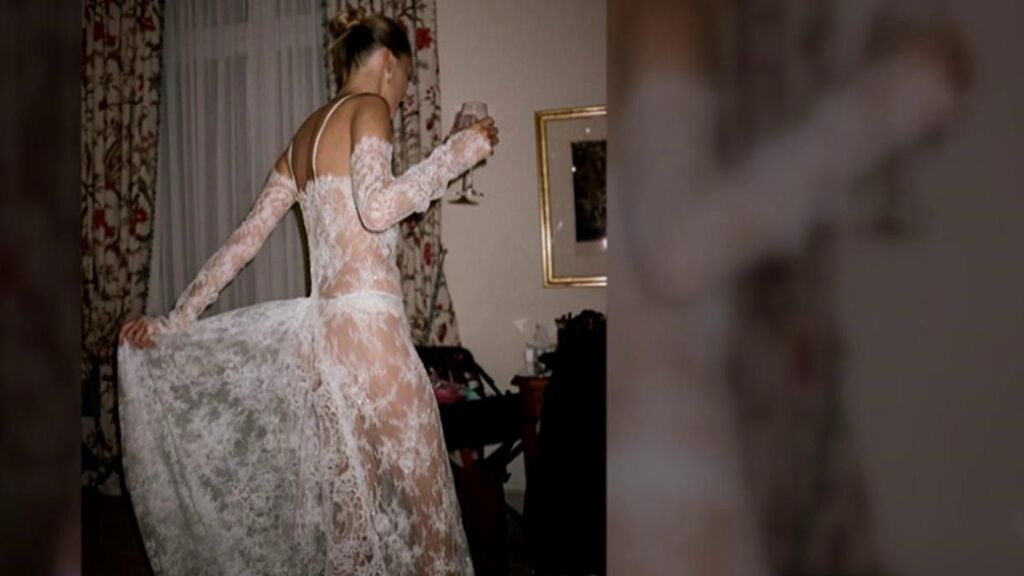 Con su vestido de novia transparente Camille Charrière ya se ha adelantado a la tendencia más arriesgada de primavera 2022
