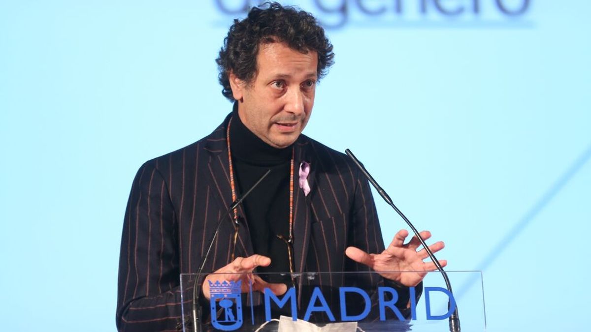 El 'carmenista' Felipe Llamas renuncia al acta tras el pacto presupuestario con el PP de Madrid El 'carmenista' Felipe Llamas renuncia al acta tras el pacto presupuestario con el PP de Madrid