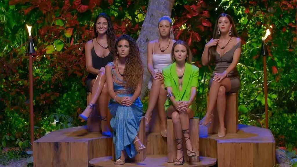 El cara a cara de Álvaro con su suegra, una nueva hoguera para las chicas y la confrontación de Darío y Sandra, en ‘La isla de las tentaciones’