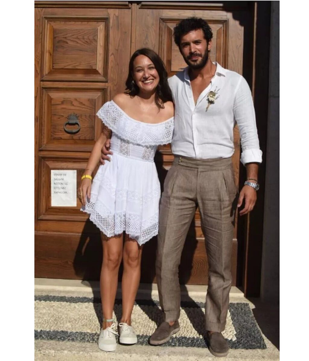 Barış Arduç y su mujer Gupse Özay