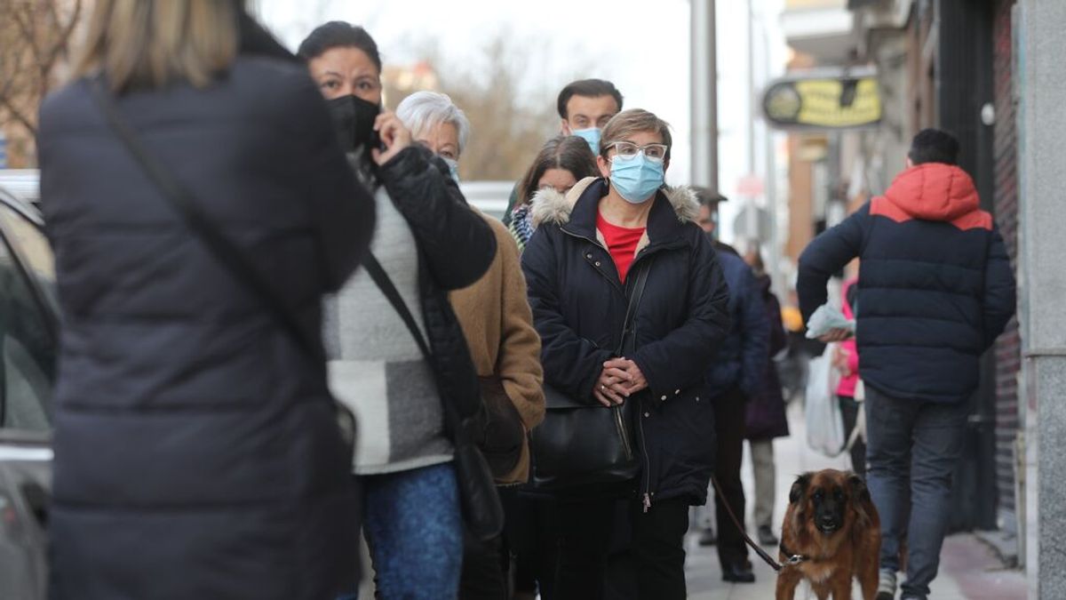Sanidad acuerda con las comunidades reducir la cuarentena de los positivos en covid-19 a siete días Sanidad acuerda con las comunidades reducir la cuarentena de los positivos en covid-19 a siete días
