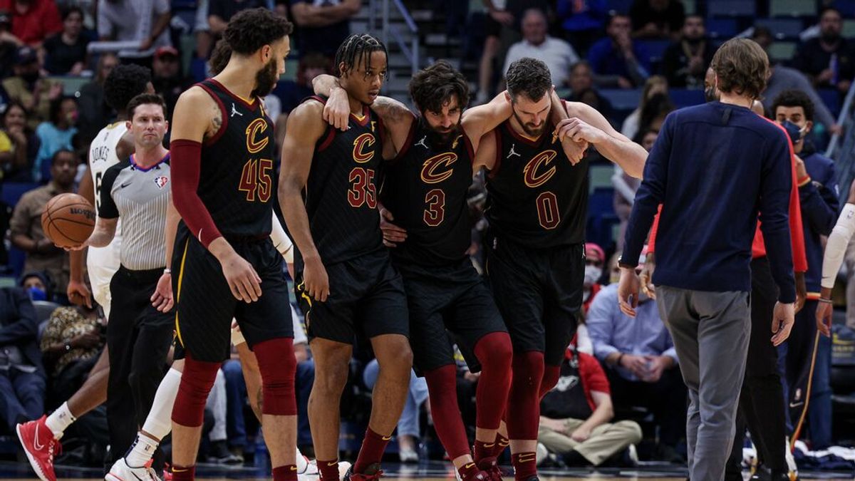 Grave lesión de Ricky Rubio en la rodilla izquierda Grave lesión de Ricky Rubio en la rodilla izquierda