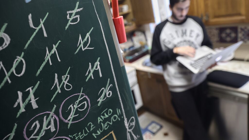 España precipita el recorte de la cuarentena a siete días sin esperar el informe científico