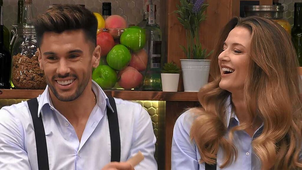 El romántico mensaje de Dani G. a su novia Bea Retamal desde ‘First Dates Café’