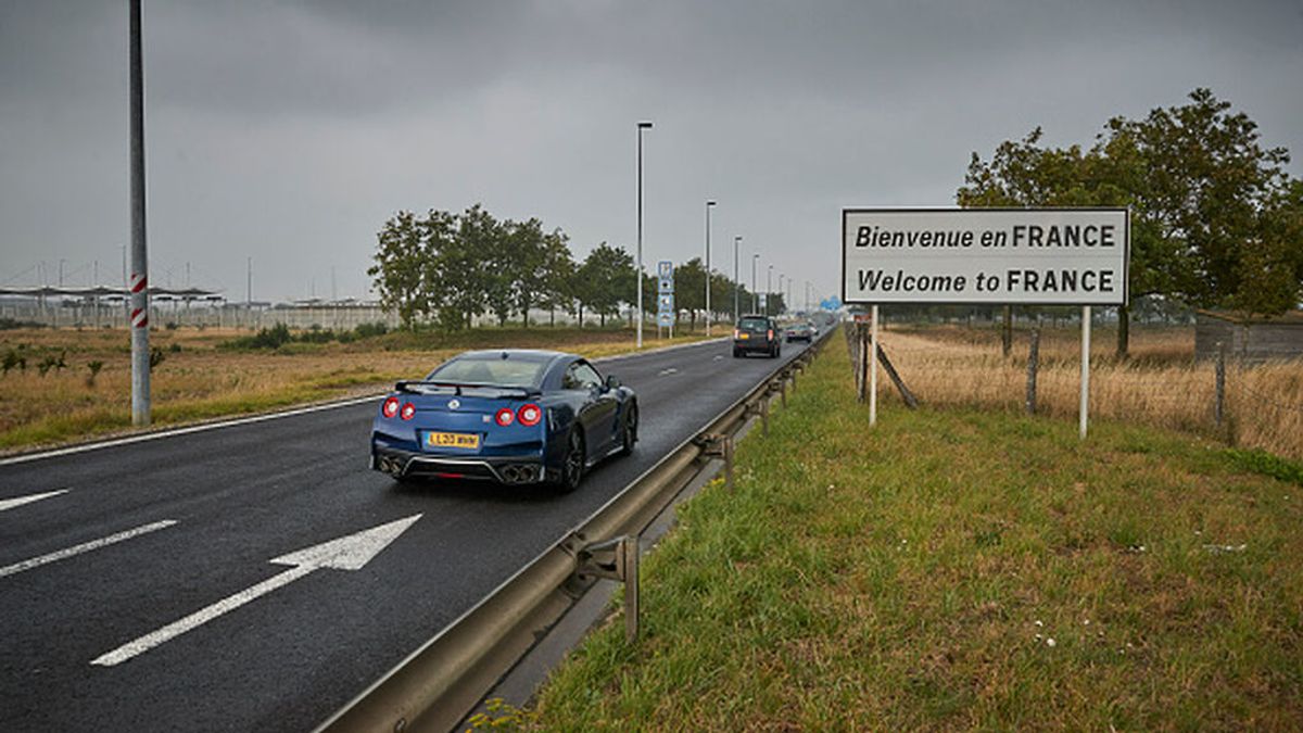 Francia impide a los británicos con residencia en la UE cruzar su territorio por carretera Francia impide a los británicos con residencia en la UE cruzar su territorio por carretera
