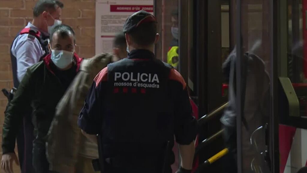 La Policía investiga quién trajo a España a los 20 afganos localizados en un contenedor en Tarragona