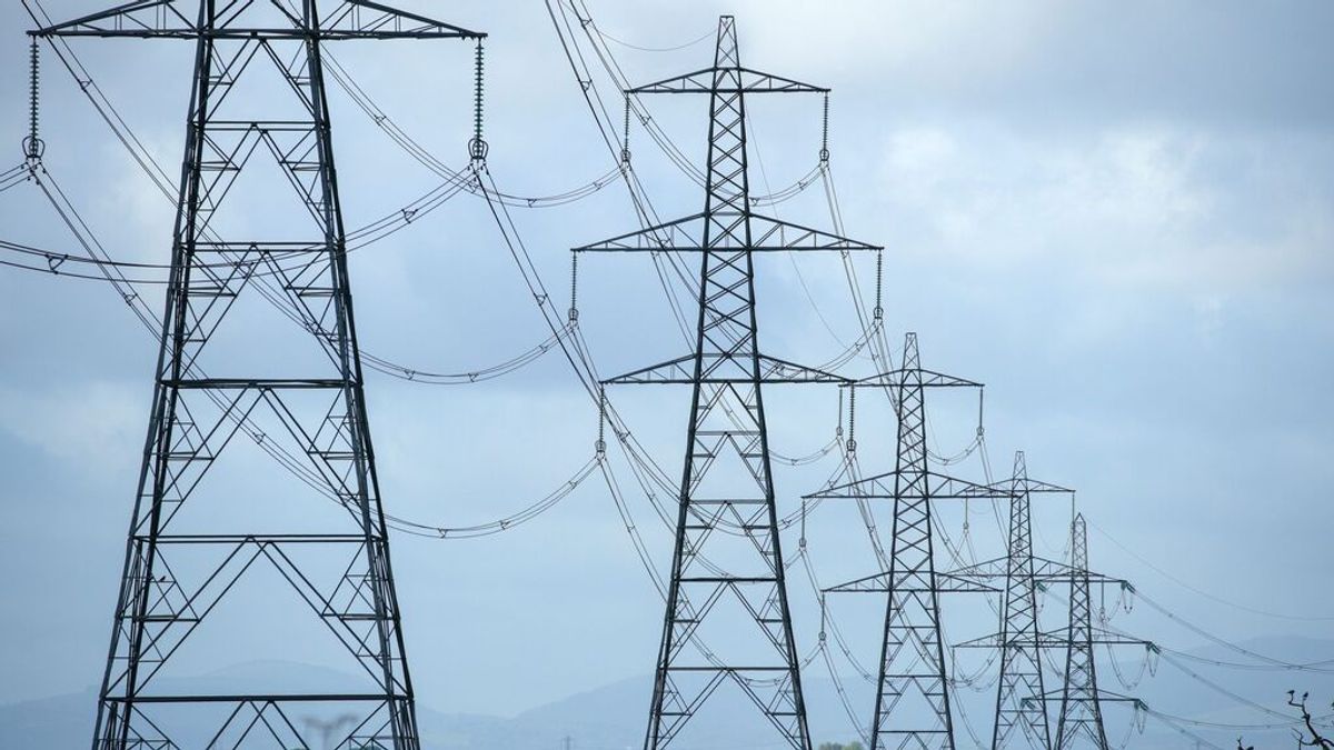 El precio de la luz arrancará 2022 en 122,63 euros el MWh, con un descenso del 12,9% El precio de la luz arrancará 2022 en 122,63 euros el MWh, con un descenso del 12,9%