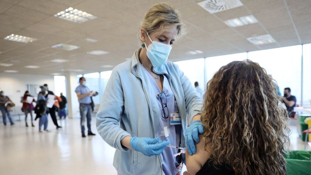 España supera el 90% de población mayor de 12 años vacunada con pauta completa