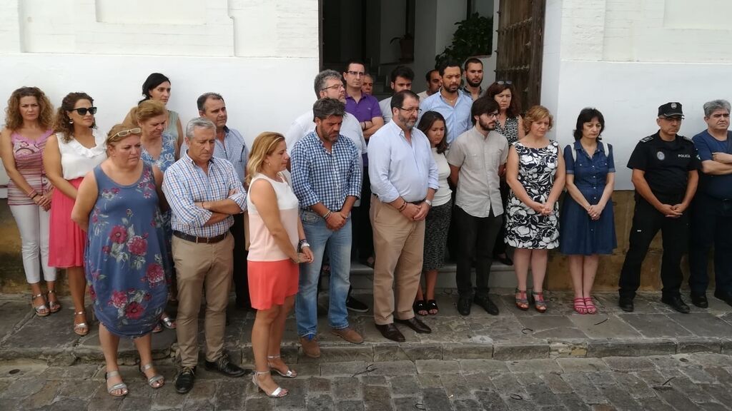 EuropaPress_1690820_andalucia_sevilla__sucesos__concentracion_silenciosa_carmona_memoria_joyero