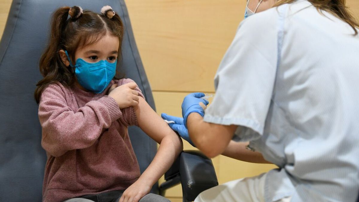 Estados Unidos amplia la dosis de refuerzo de la vacuna a niños de entre 12 y 15 años