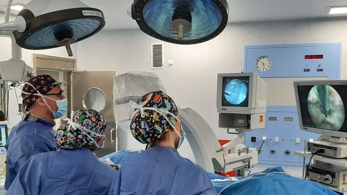 Roban 16 máquinas endoscópicas del hospital La Paz (Madrid) Roban 16 máquinas endoscópicas del hospital La Paz (Madrid)