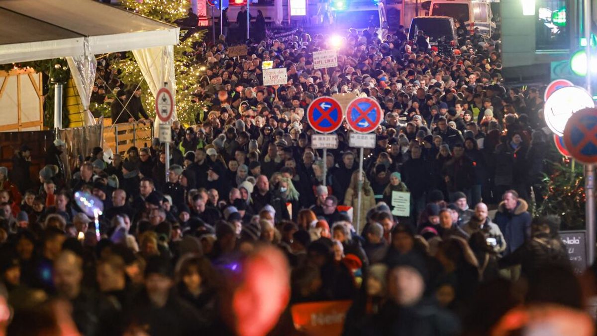 Miles de alemanes se manifiestan en el país contra las medidas sanitarias por el coronavirus Miles de alemanes se manifiestan en el país contra las medidas sanitarias por el coronavirus