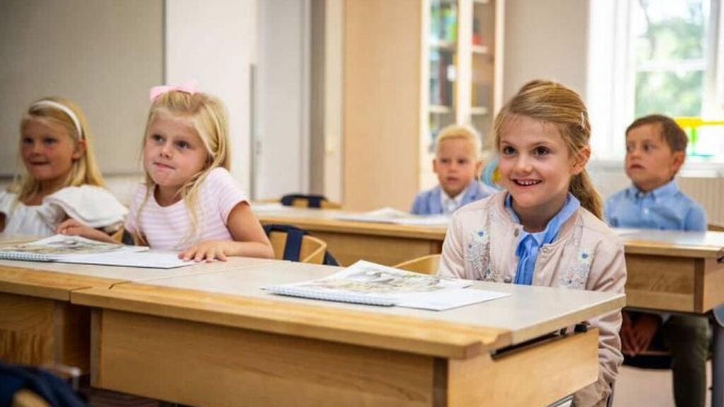 Estela estudia en un exclusivo colegio a las afueras de Estocolmo.