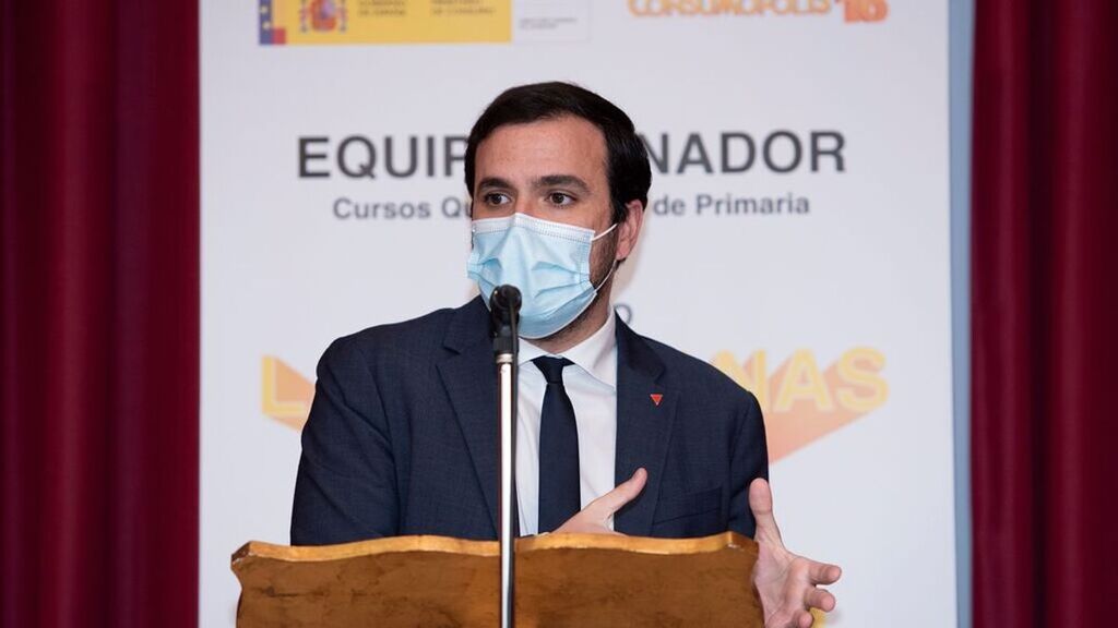 Asociaciones agrarias y varias comunidades piden la dimisión de Garzón por un "nuevo ataque" a la ganadería