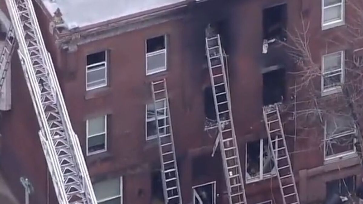 Un incendio en un edificio en EEUU provoca 13 muertos, entre ellos 7 niños