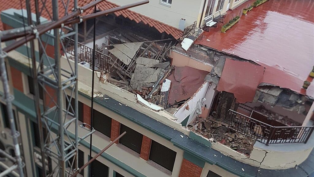 Dos heridos en el derrumbre de un colegio en Gijón, donde podría haber varios desaparecidos