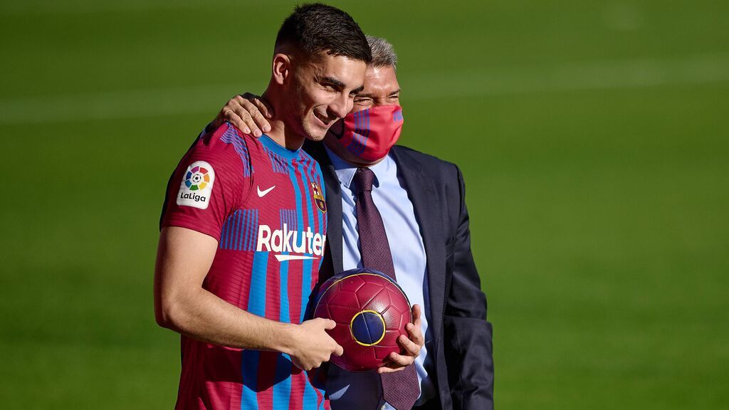 Ferran Torres, a la espera de poder ser inscrito con el Barça: una salida o renovación a la baja de Dembelé