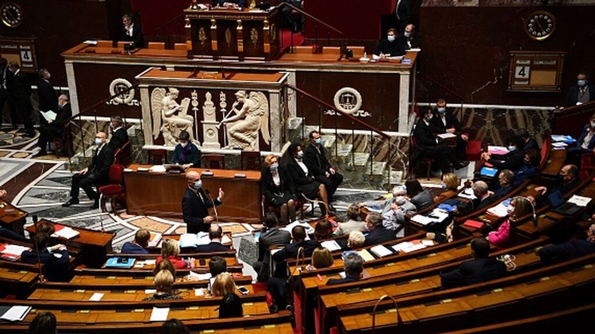 Francia paraliza por segunda vez el pase de vacunación tras las declaraciones de Macron sobre los no vacunados Francia paraliza por segunda vez el pase de vacunación tras las declaraciones de Macron sobre los no vacunados