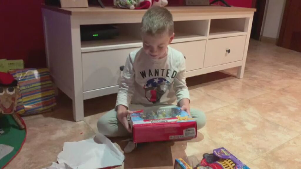 La pandemia no frena la ilusión y los más pequeños ya disfrutan de sus regalos de Reyes Magos