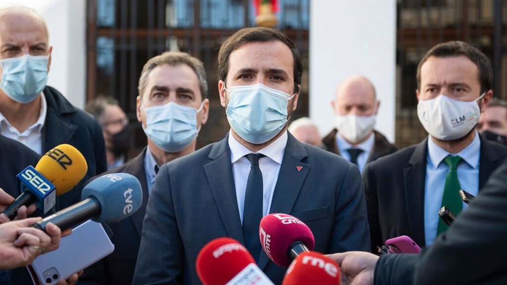 Garzón defiende que sus palabras sobre las macrogranjas fueron "impecables" y como ministro de Consumo