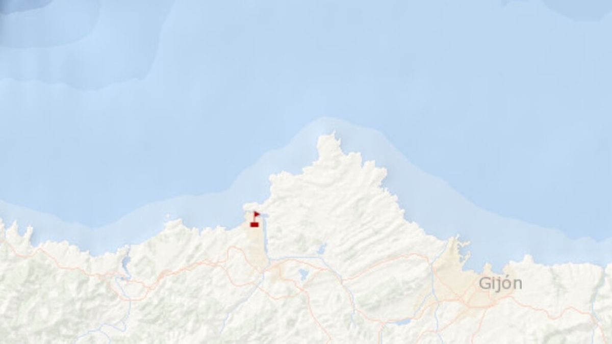 A salvo los ocho tripulantes de un pesquero de Viveiro que se hundió cerca de Avilés A salvo los ocho tripulantes de un pesquero de Viveiro que se hundió cerca de Avilés