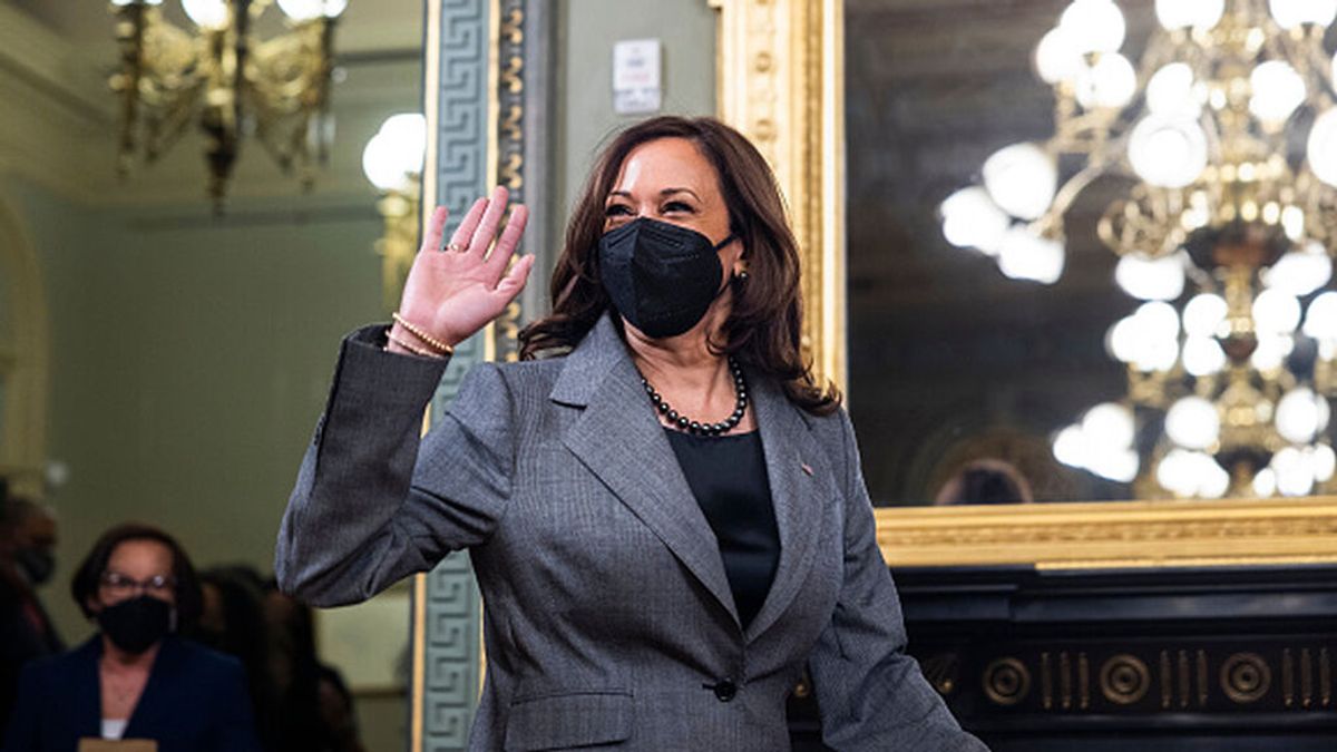 Kamala Harris fue evacuada durante el asaltado al Capitolio a causa de una bomba casera Kamala Harris fue evacuada durante el asaltado al Capitolio a causa de una bomba casera