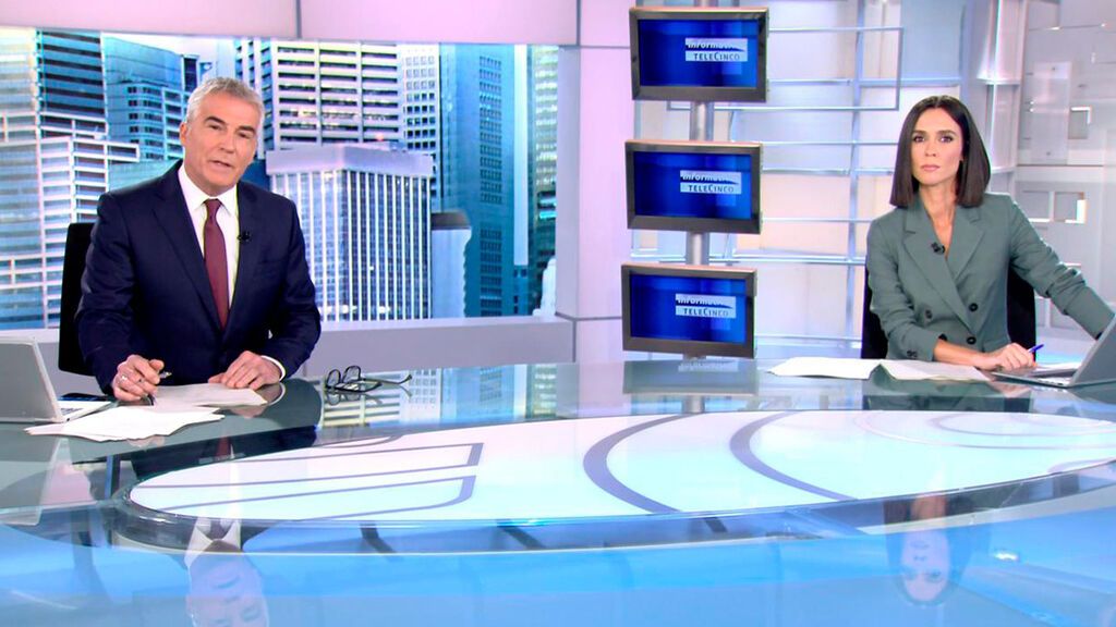 Con David Cantero y Alba Lago Informativos Telecinco 2022 Mediodía 07/01/2022 Con David Cantero y Alba Lago Informativos Telecinco 2022 Mediodía 07/01/2022