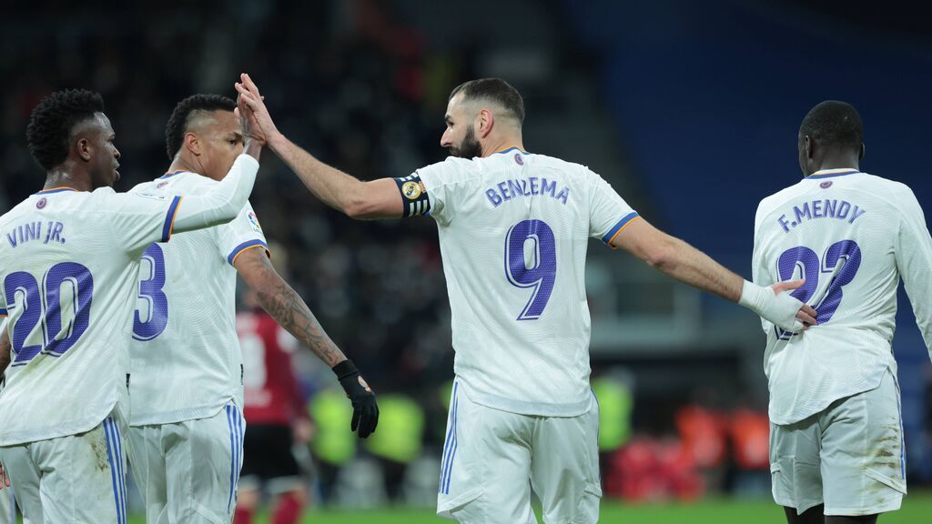 Benzema y Vinicius llevan al Madrid a la victoria ante el Valencia (3-0)