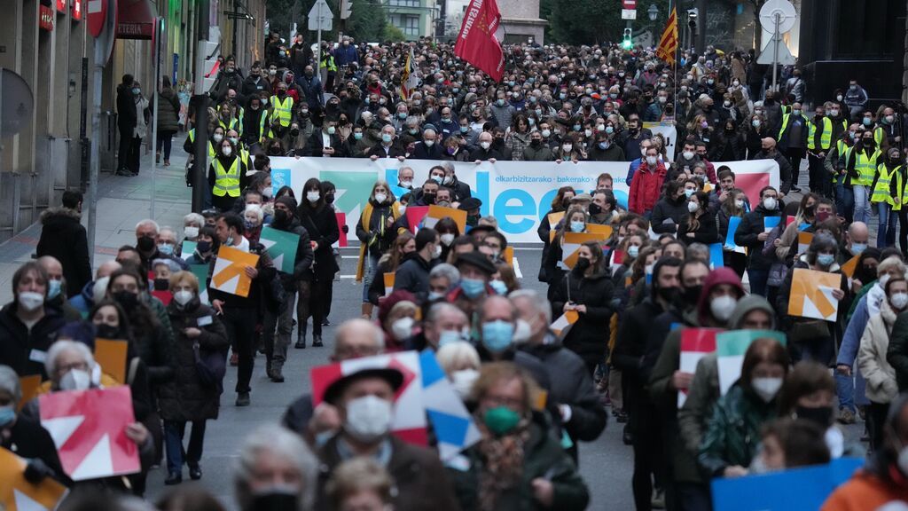 200 manifestaciones piden en Euskadi y Navarra el fin de la "política de excepción" para los presos de ETA