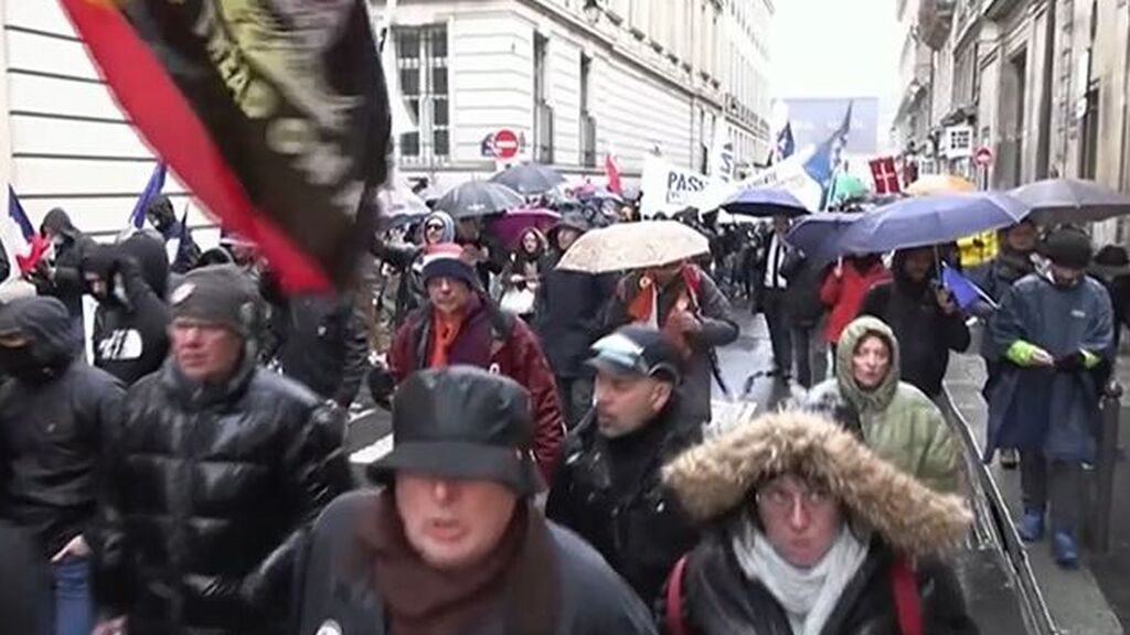 Protestas multitudinarias contra las restricciones por el covid en Francia, Alemania y Austria