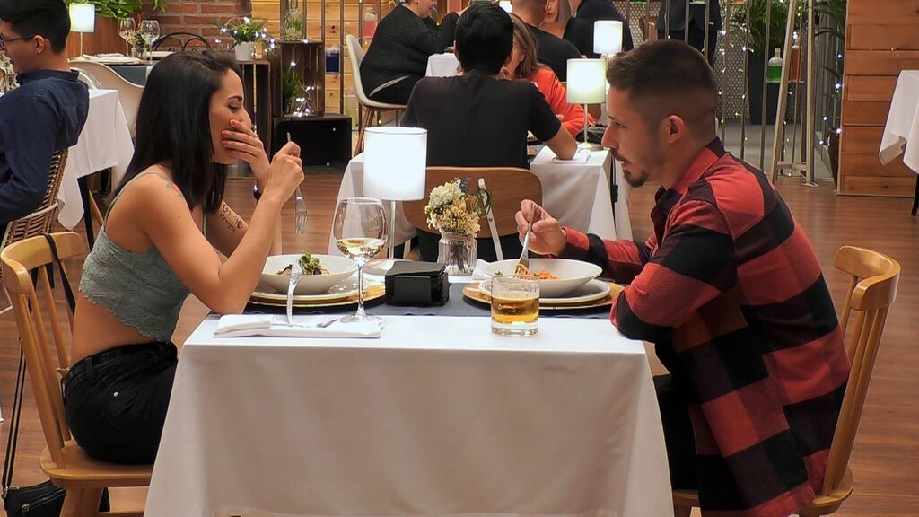 El tabaco y las motos casi arruinan la cita, pero una promesa salva a Sergio