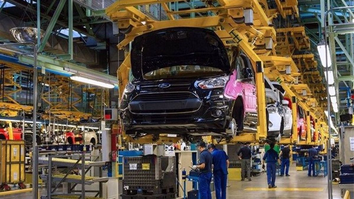 UGT consultará a los empleados de Ford Almussafes si aceptan recortes para optar a modelos eléctricos UGT consultará a los empleados de Ford Almussafes si aceptan recortes para optar a modelos eléctricos