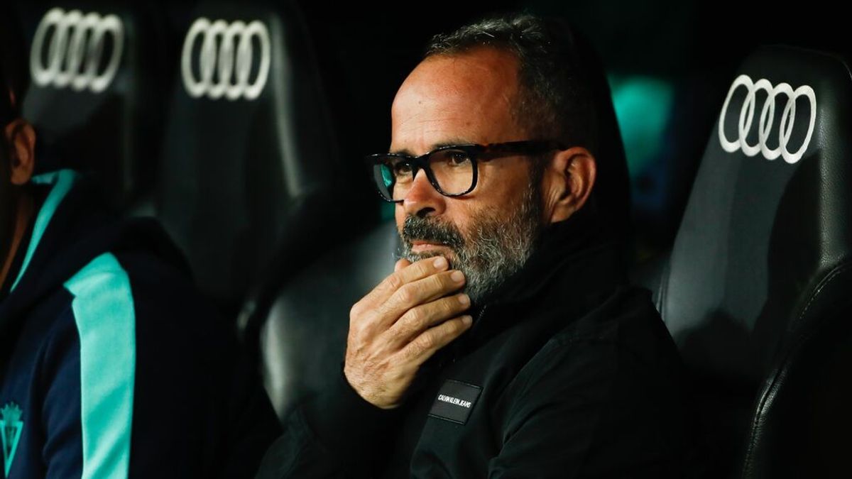 Álvaro Cervera, cesado como entrenador del Cádiz CF Álvaro Cervera, cesado como entrenador del Cádiz CF