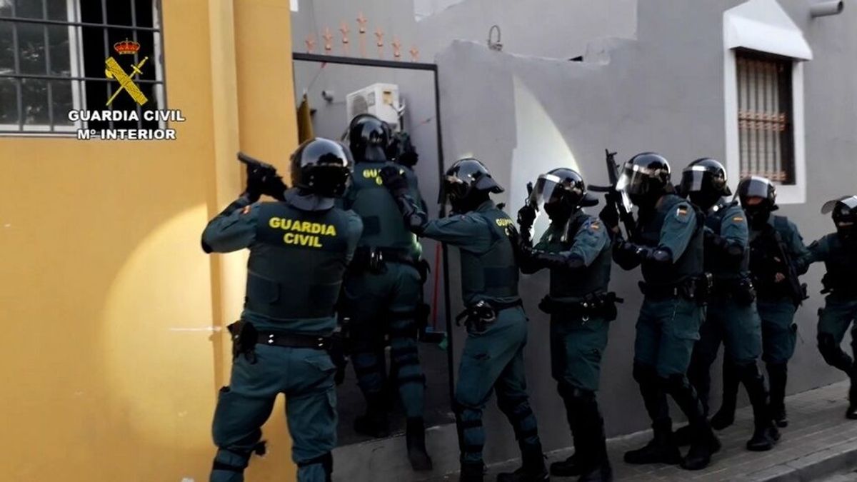 150 agentes participan en una operación contra el narcotráfico en el Poniente de Almería 150 agentes participan en una operación contra el narcotráfico en el Poniente de Almería
