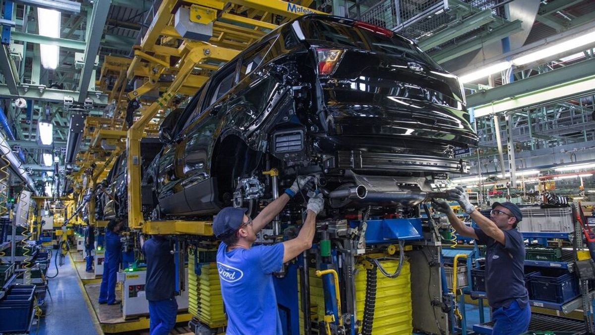 Ford fija el 13 y 14 de enero días de paro del ERTE en vehículos por los problemas en el suministro de materiales Ford fija el 13 y 14 de enero días de paro del ERTE en vehículos por los problemas en el suministro de materiales