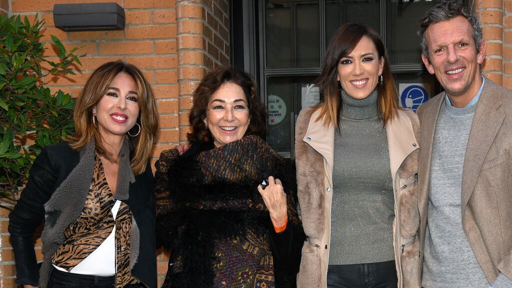 Ana Rosa, con sus compañeros de programa, en una comida