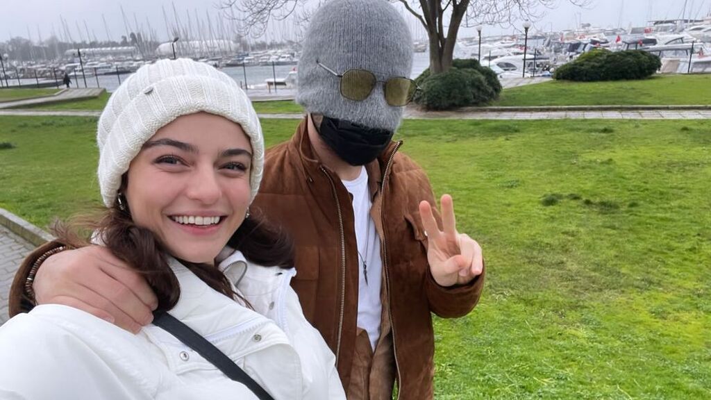 Alp Navruz y Ayça Ayşin Turan