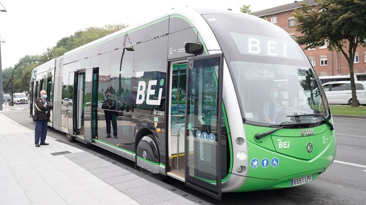 El Bus Eléctrico Inteligente de Vitoria-Gasteiz inicia este miércoles las primeras pruebas con viajeros El Bus Eléctrico Inteligente de Vitoria-Gasteiz inicia este miércoles las primeras pruebas con viajeros
