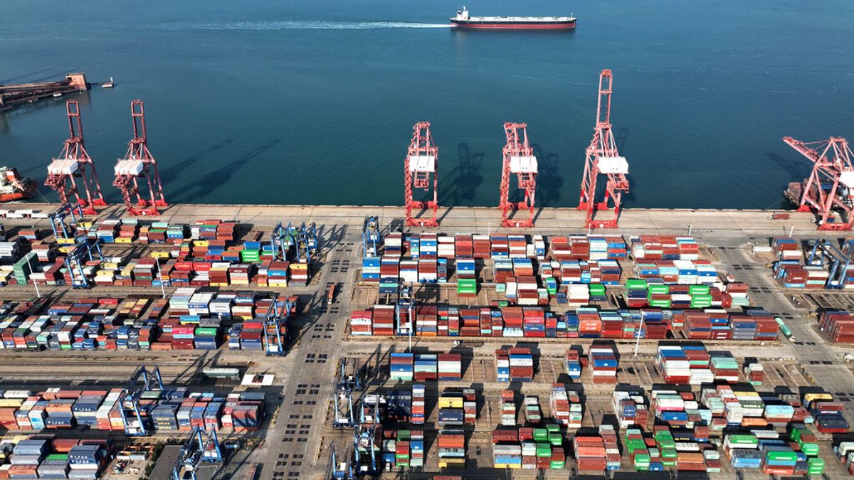 Los nuevos confinamientos en China afectan a fábricas y puertos en un nuevo golpe a las cadenas de suministro Los nuevos confinamientos en China afectan a fábricas y puertos en un nuevo golpe a las cadenas de suministro