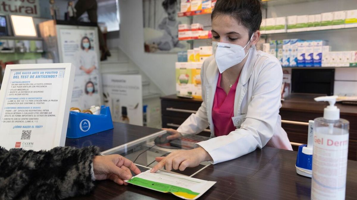 Los farmacéuticos tendrán que vender los test de antígenos por debajo del precio de coste
