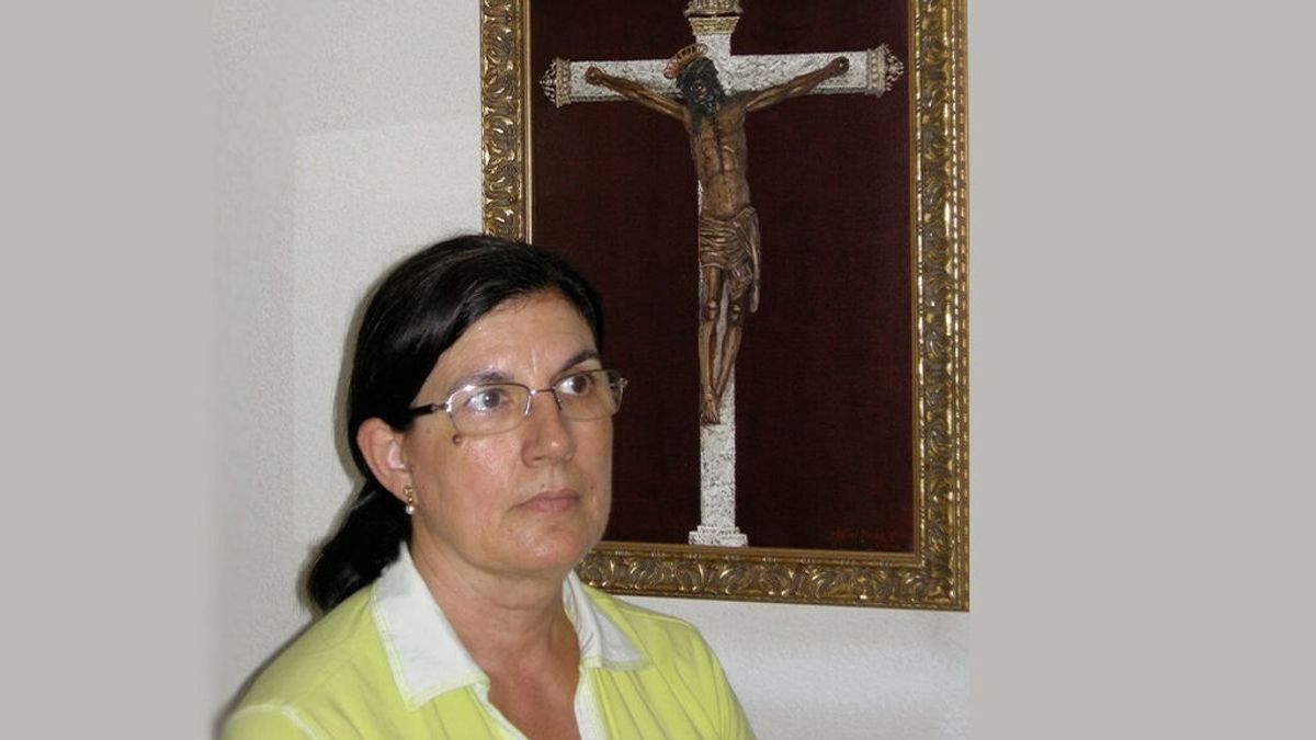 Teresita, la mujer a la que el Supremo veta como "esclava" del Cristo de la Laguna por no ser "un caballero" Teresita, la mujer a la que el Supremo veta como "esclava" del Cristo de la Laguna por no ser "un caballero"