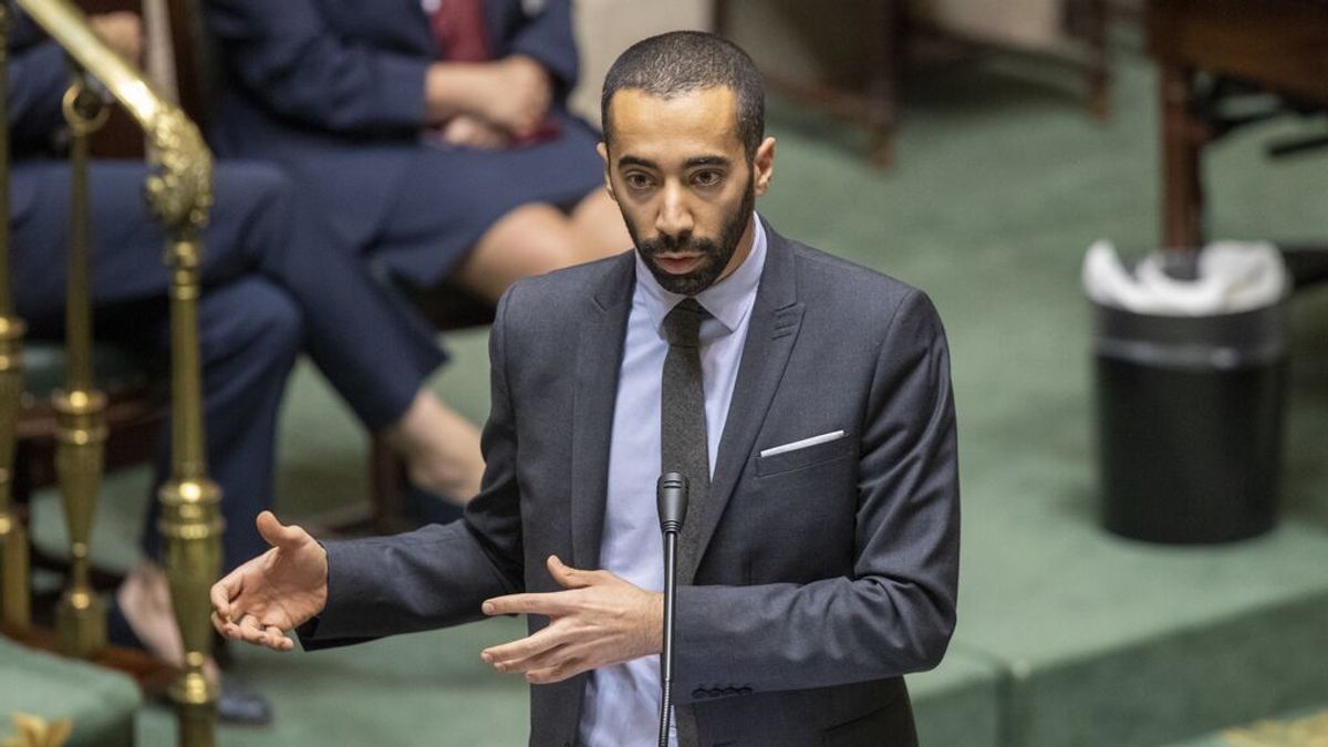 Bélgica expulsa al imán de la principal mezquita por amenaza a la seguridad nacional Bélgica expulsa al imán de la principal mezquita por amenaza a la seguridad nacional
