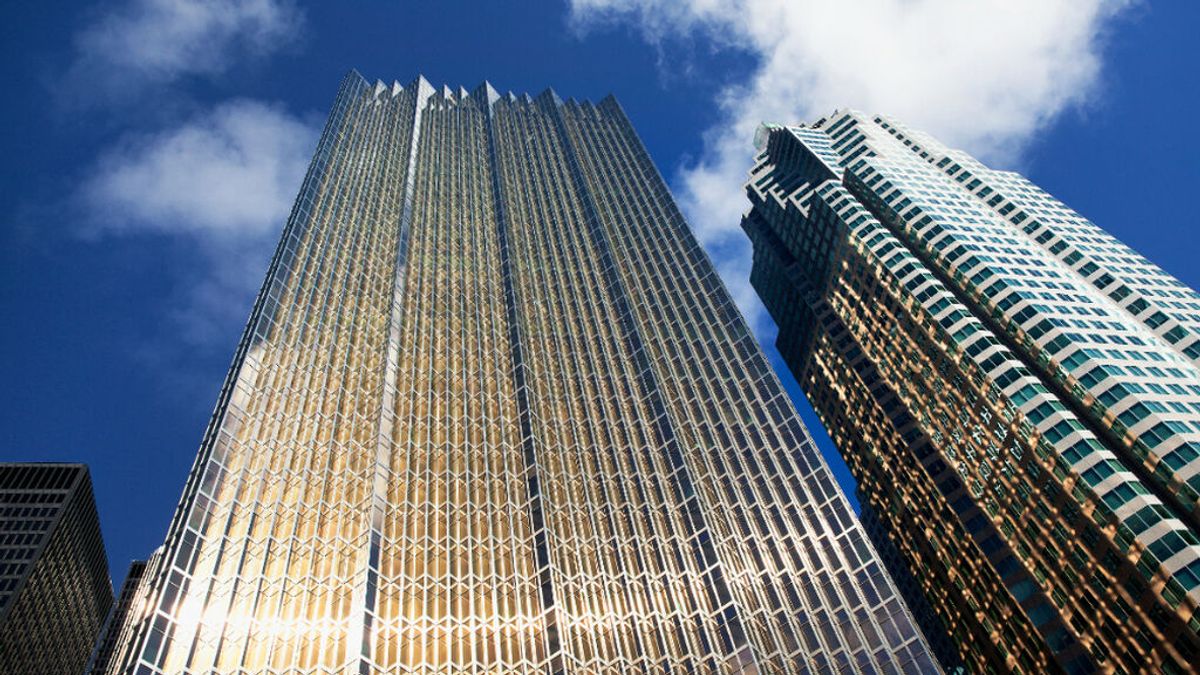 Amancio Ortega compra el icónico rascacielos Royal Bank Plaza de Toronto por más de 800 millones Amancio Ortega compra el icónico rascacielos Royal Bank Plaza de Toronto por más de 800 millones
