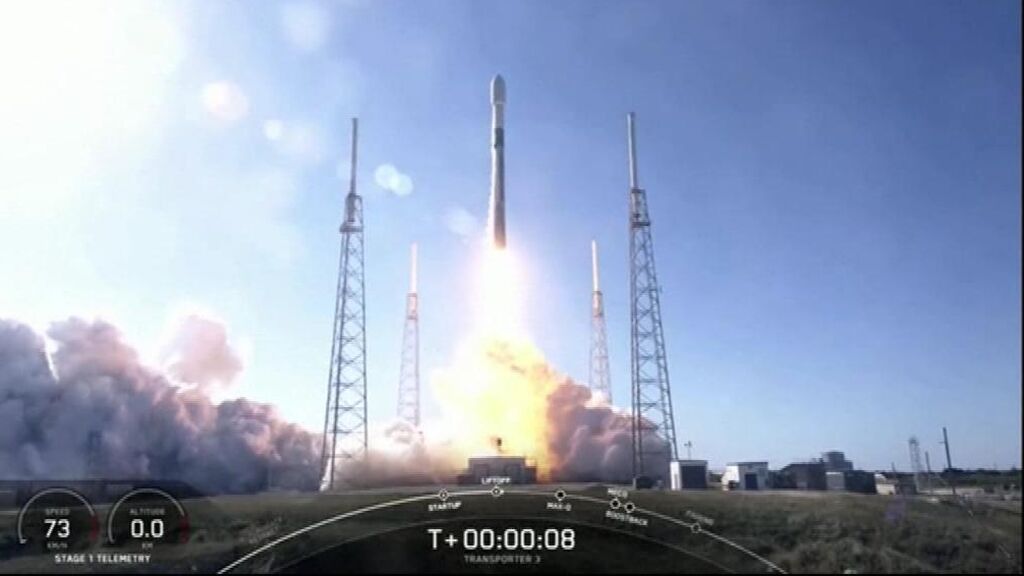Elon Musk pone en órbita 105 satélites para mejorar la conexión a Internet y seis son españoles