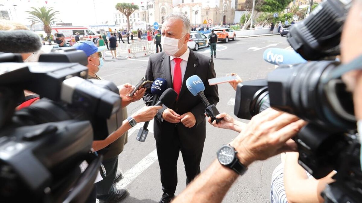 El presidente de Canarias da positivo: "Seguiré trabajando desde casa" El presidente de Canarias da positivo: "Seguiré trabajando desde casa"